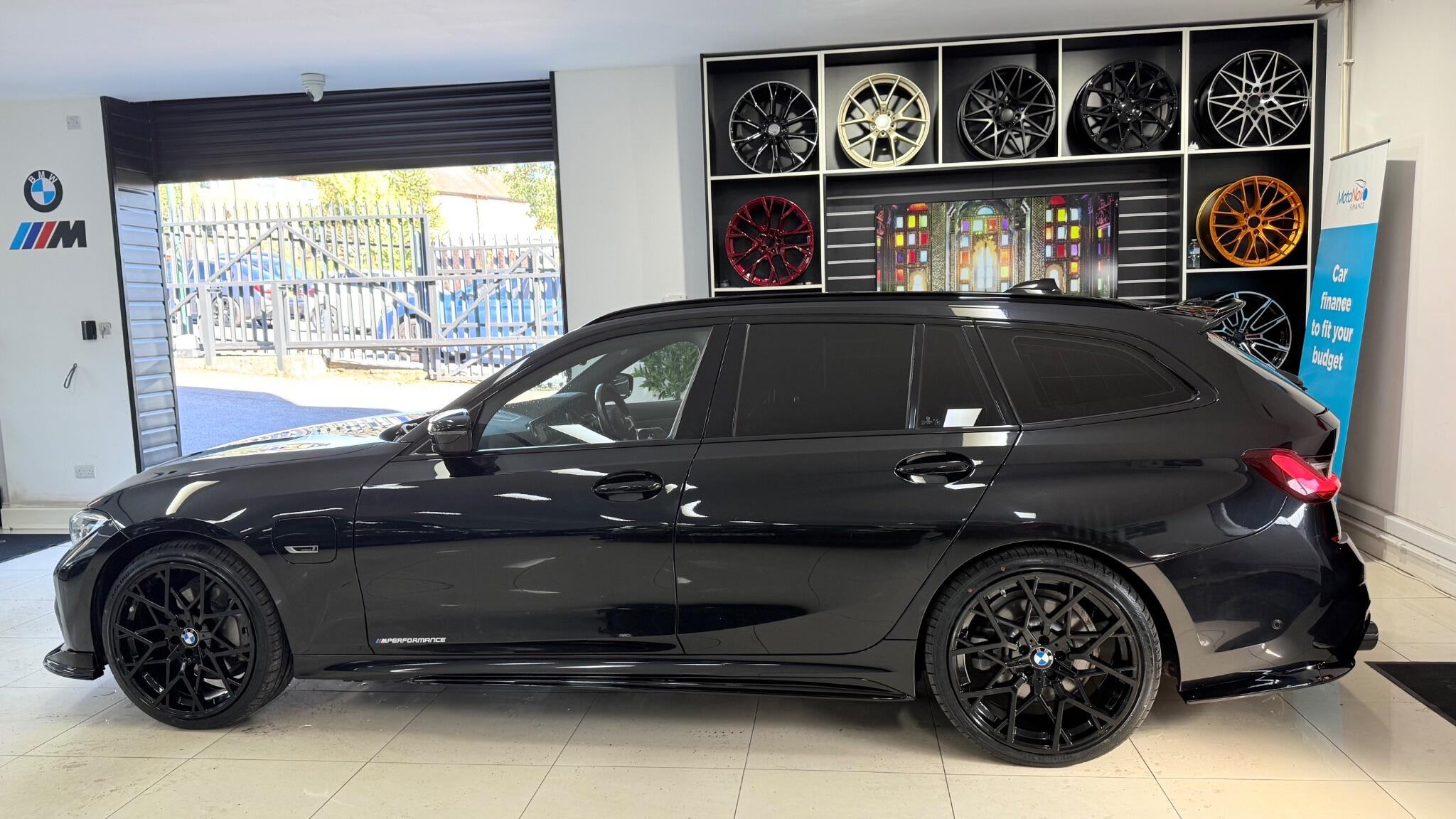 BMW 3 Series view 35