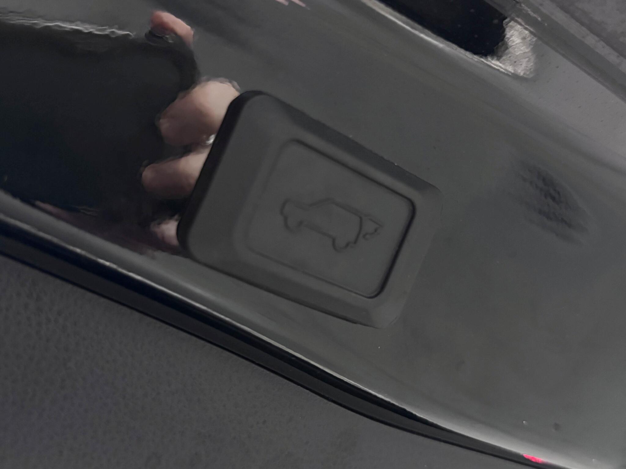 Toyota RAV4 view 8