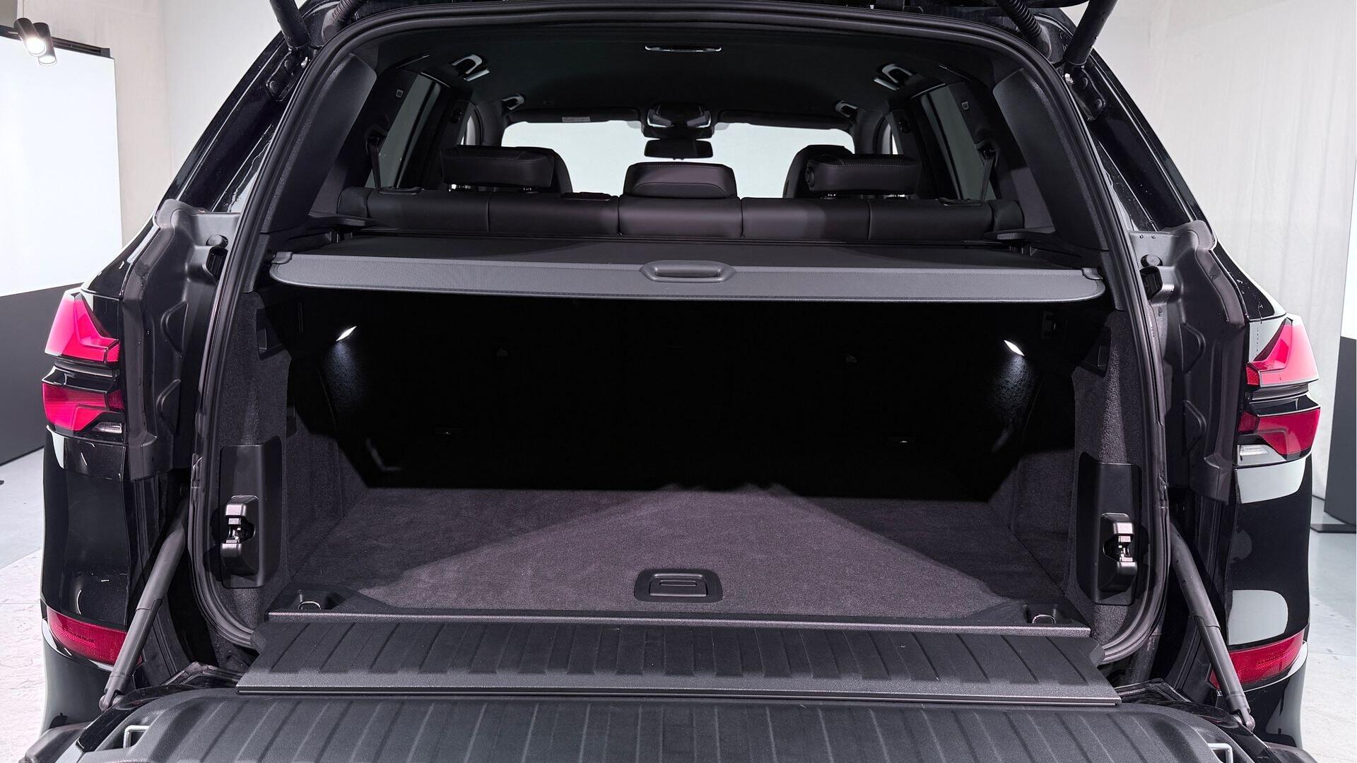 BMW X5 view 13