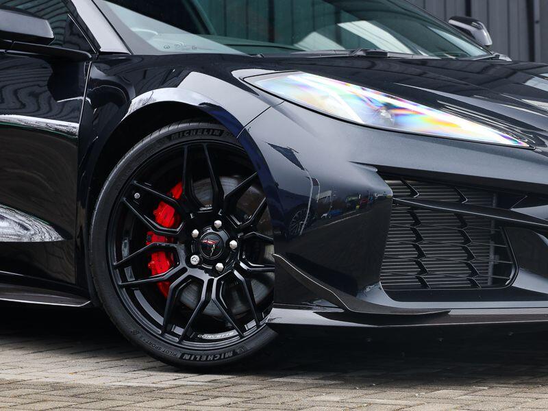 Chevrolet Corvette view 20
