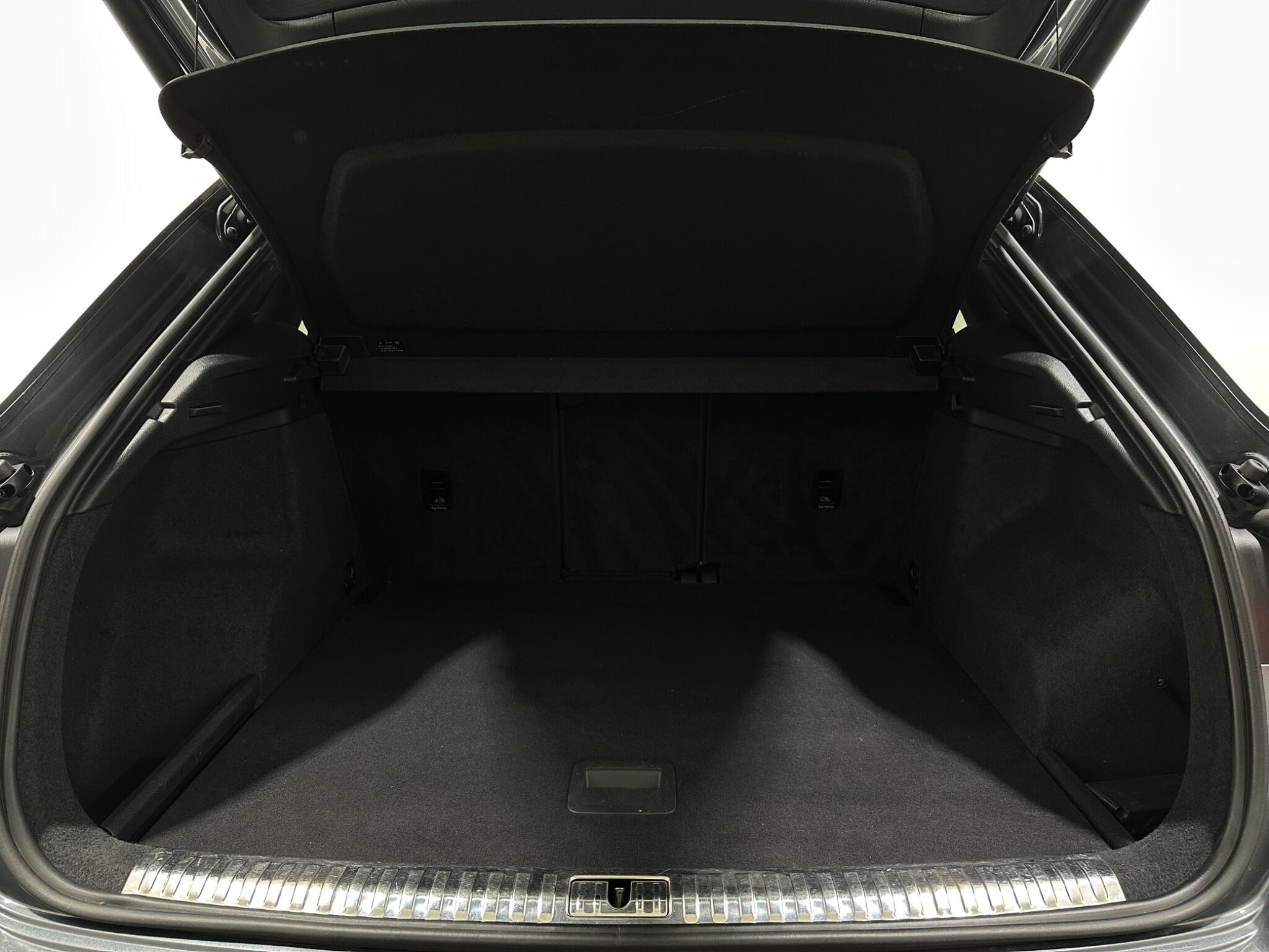 Audi Q3 view 46