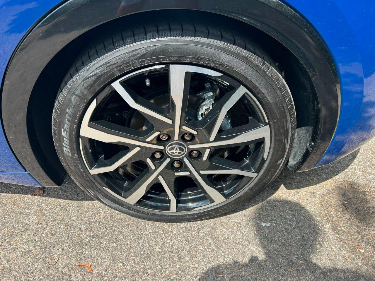 Toyota Prius view 10