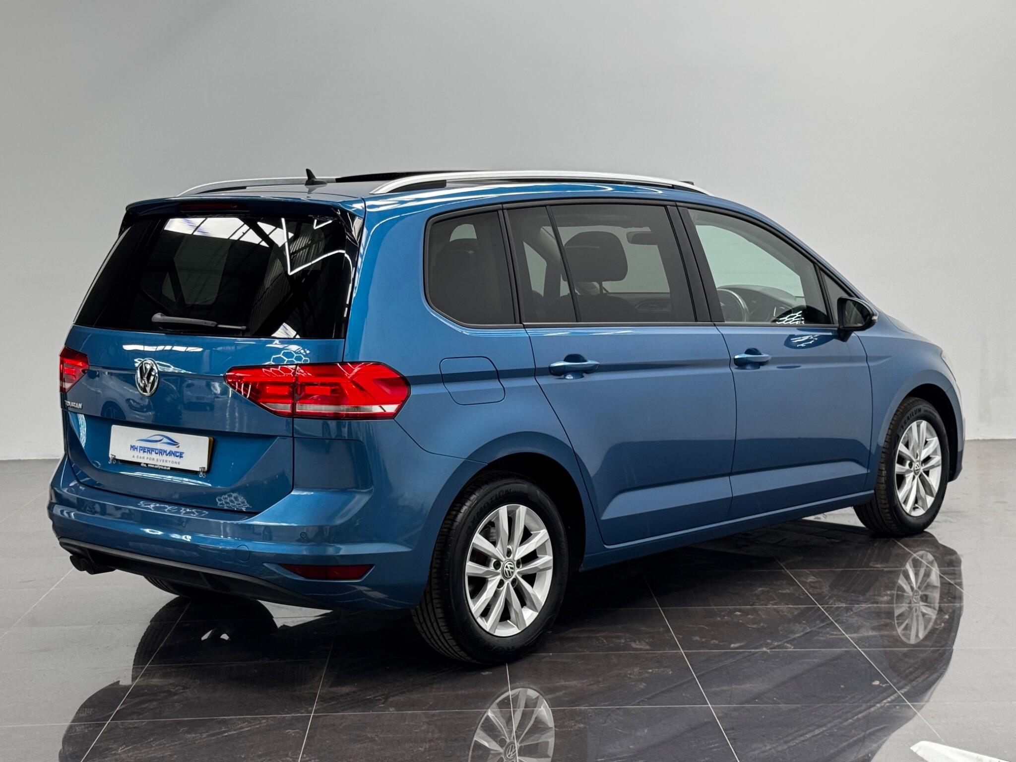 Volkswagen Touran view 61
