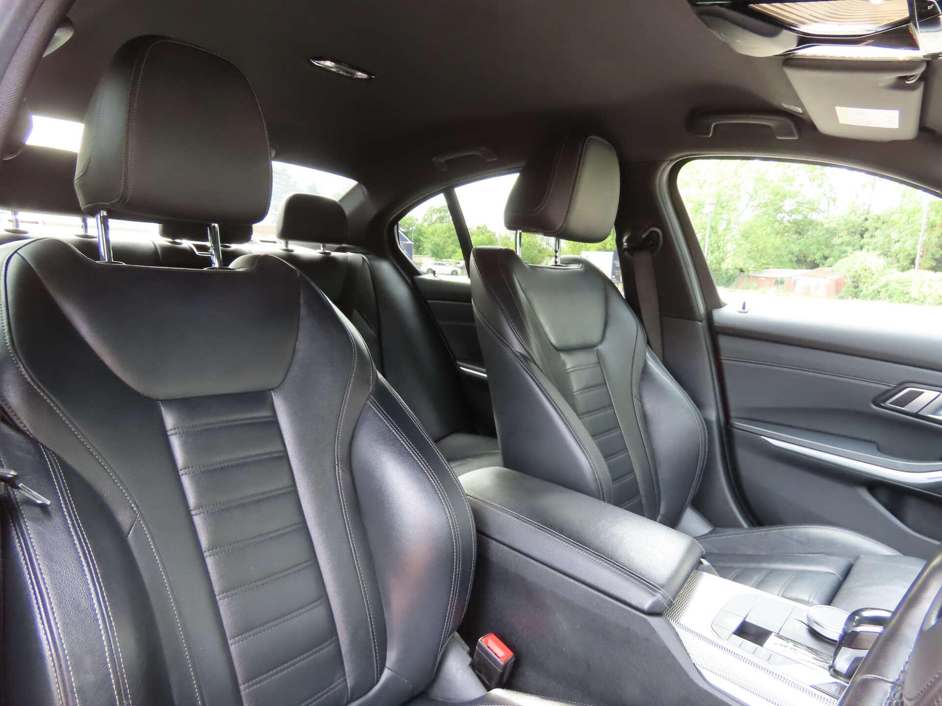 BMW 3 Series view 8