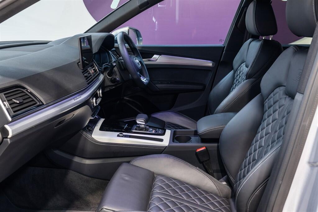 Audi SQ5 view 9