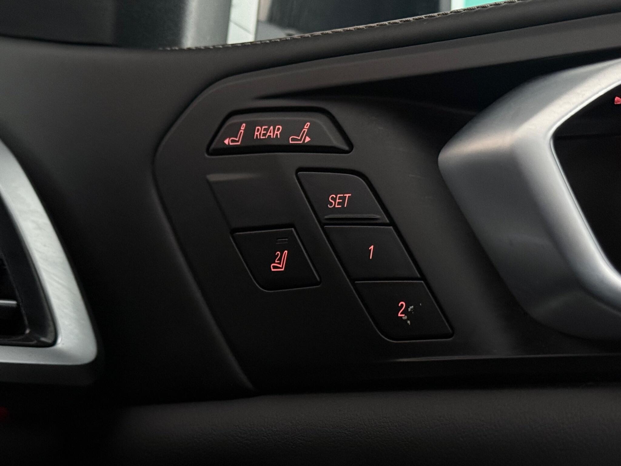 BMW X7 view 23