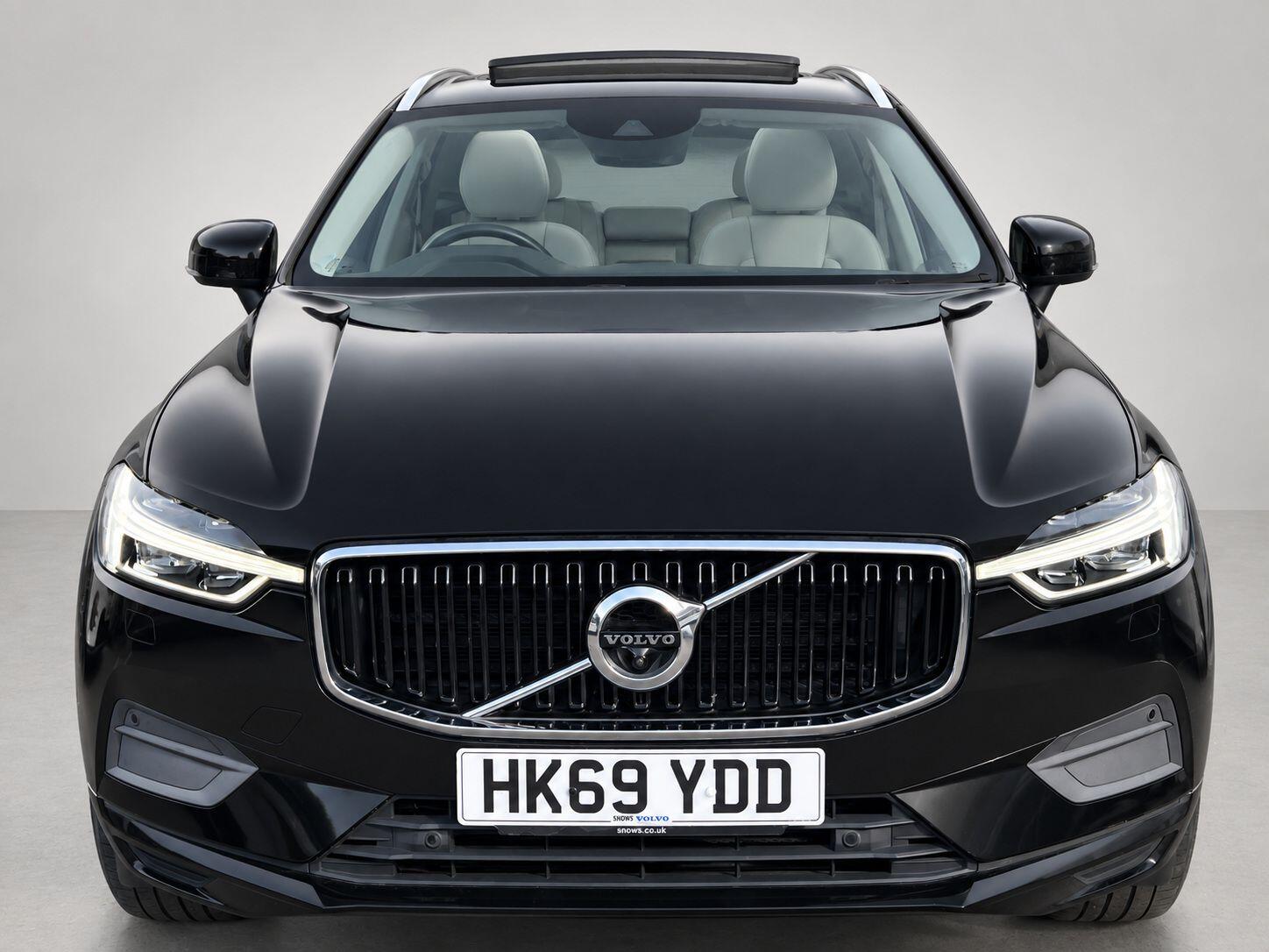 Volvo XC60 view 3