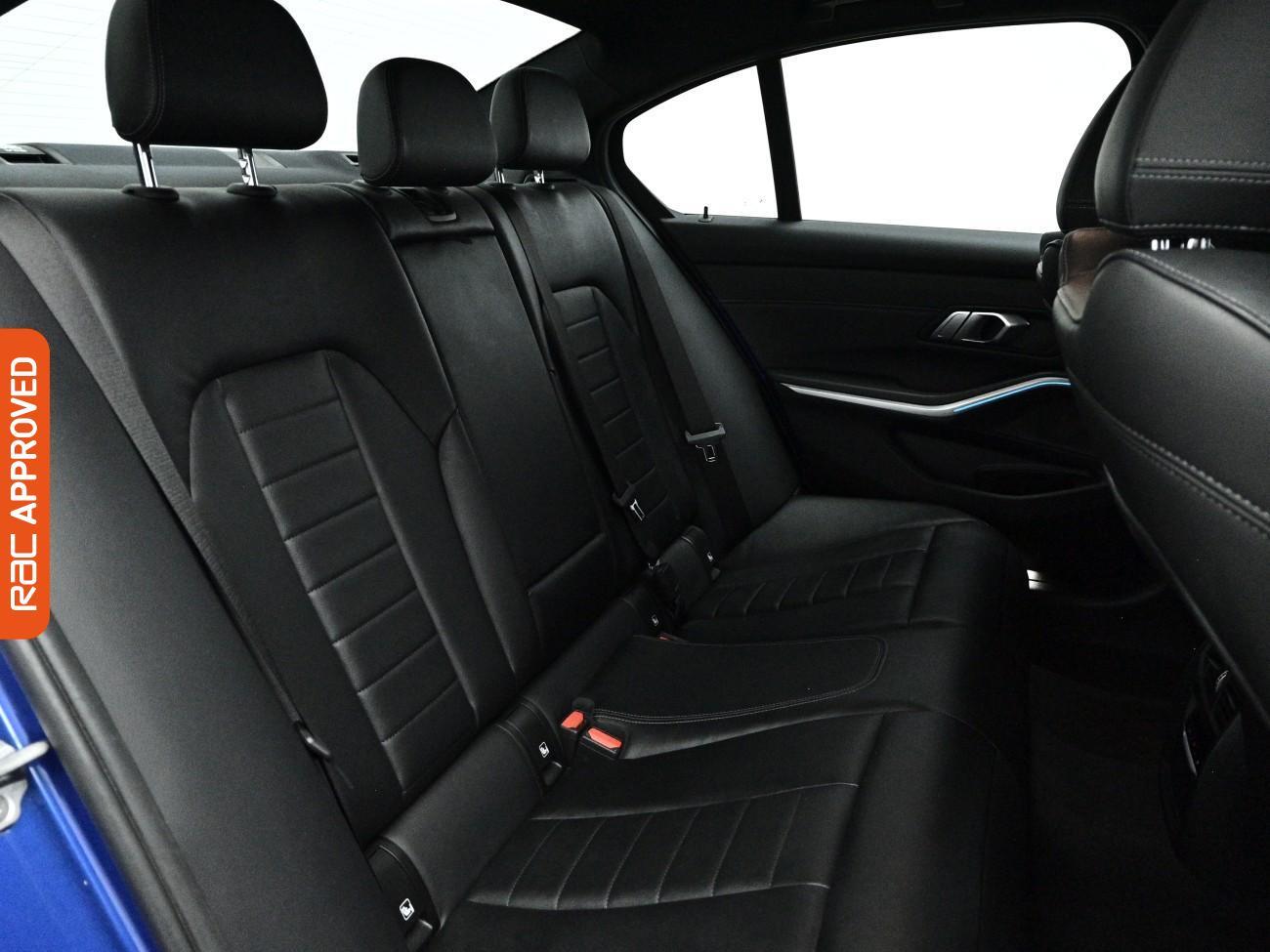 BMW 3 Series view 14