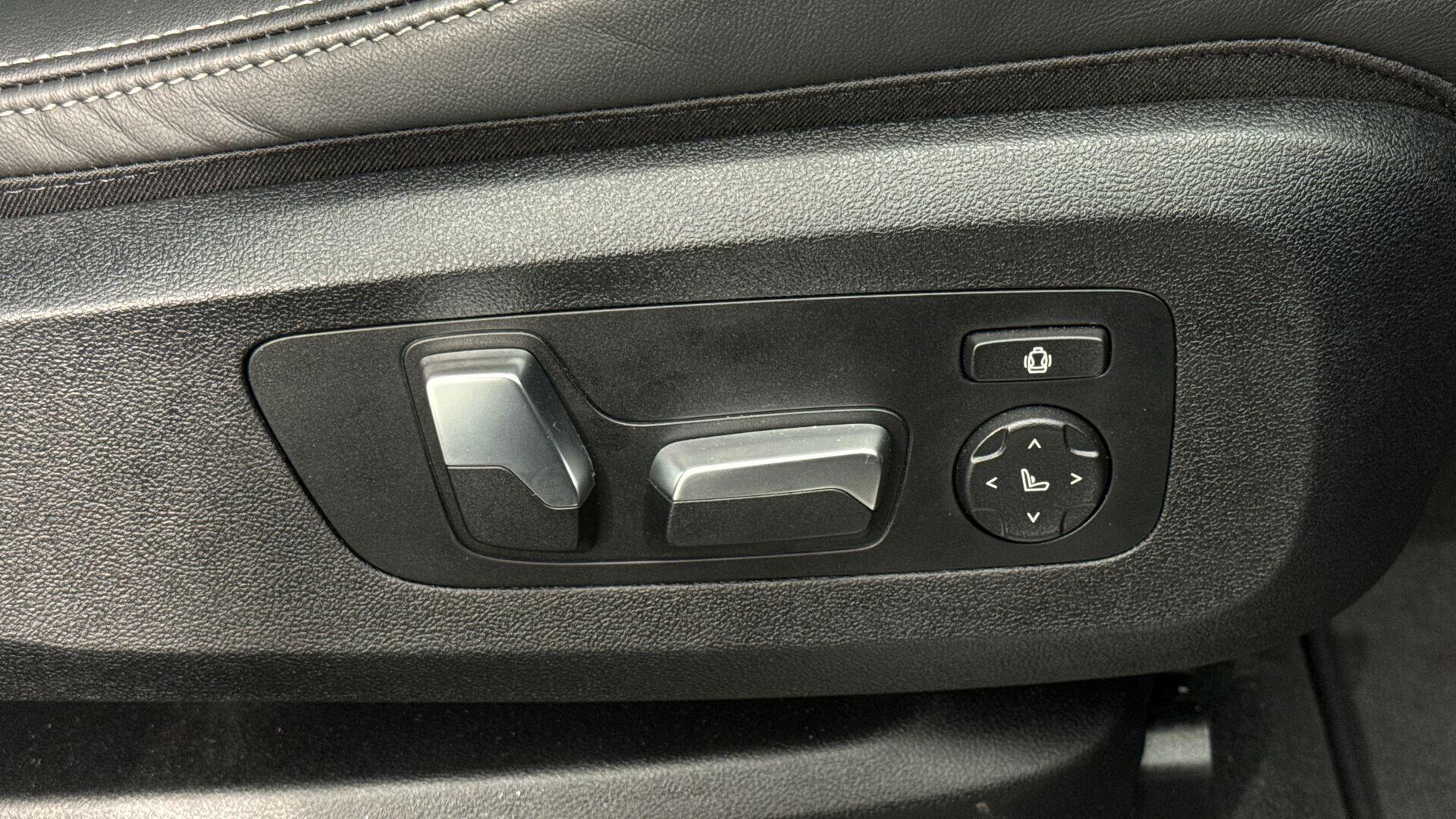BMW X5 view 32