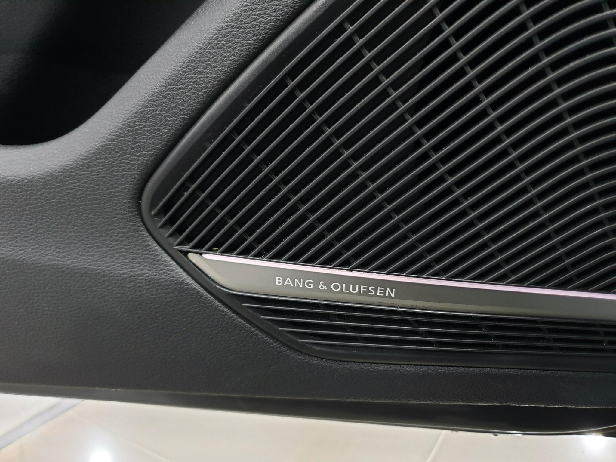 Audi RS4 view 57