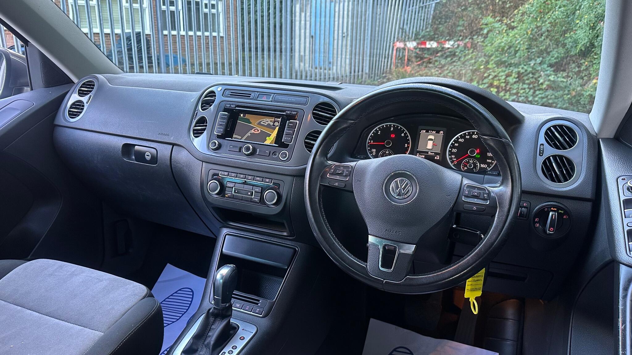 Volkswagen Tiguan view 15