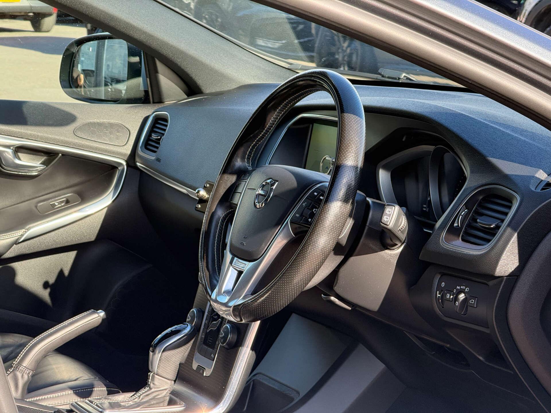 Volvo V40 view 26