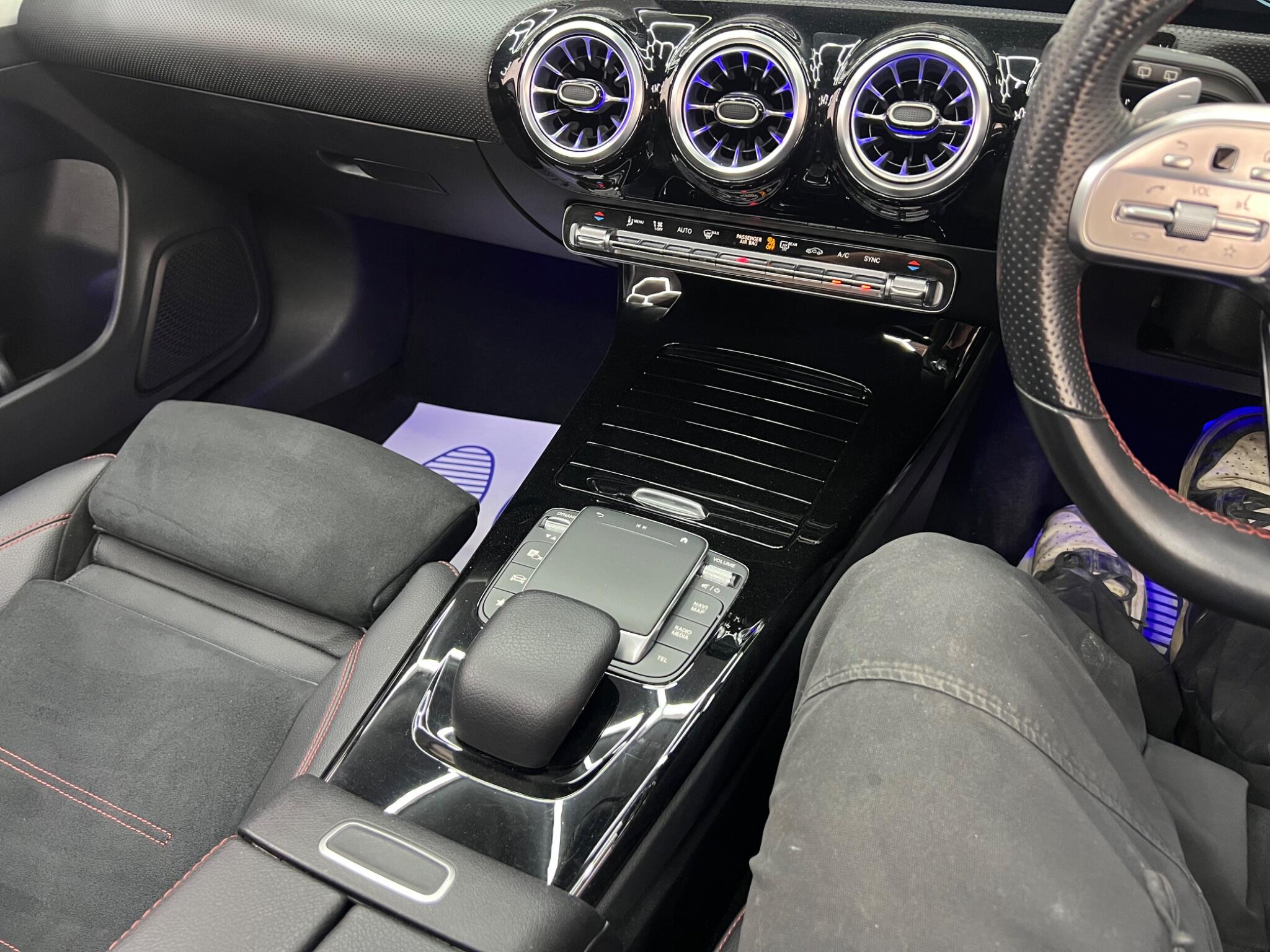 Mercedes-Benz Cla view 10