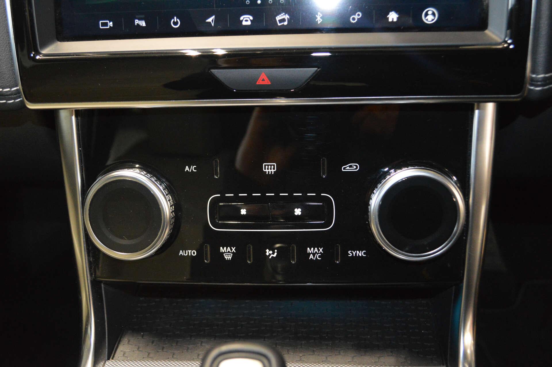 Jaguar Xe view 20