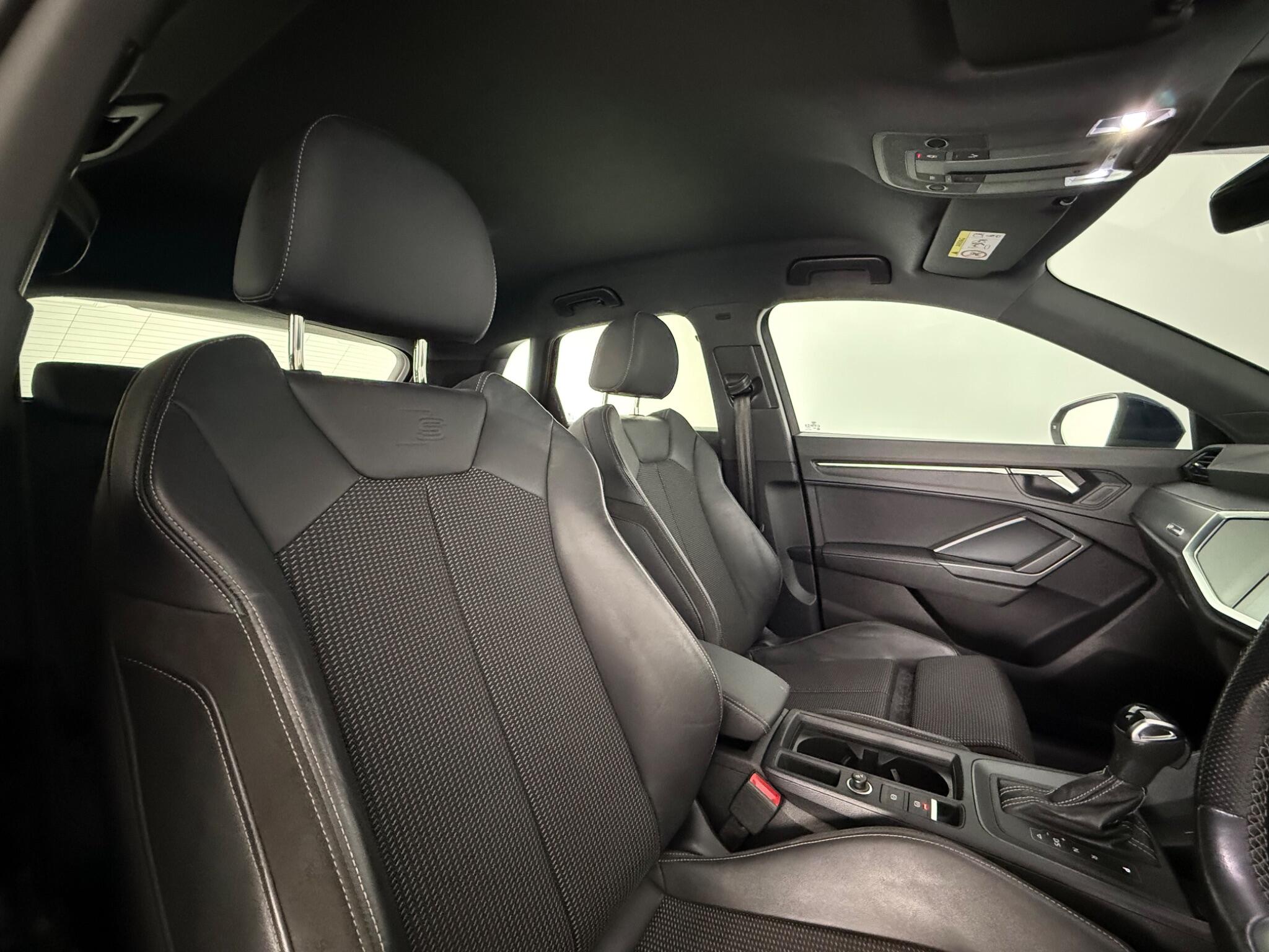 Audi Q3 view 30