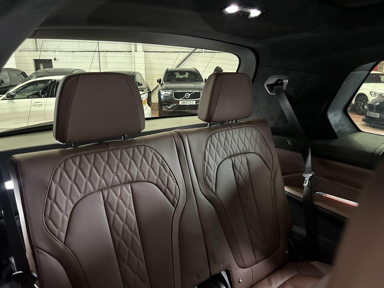 BMW X7 view 80