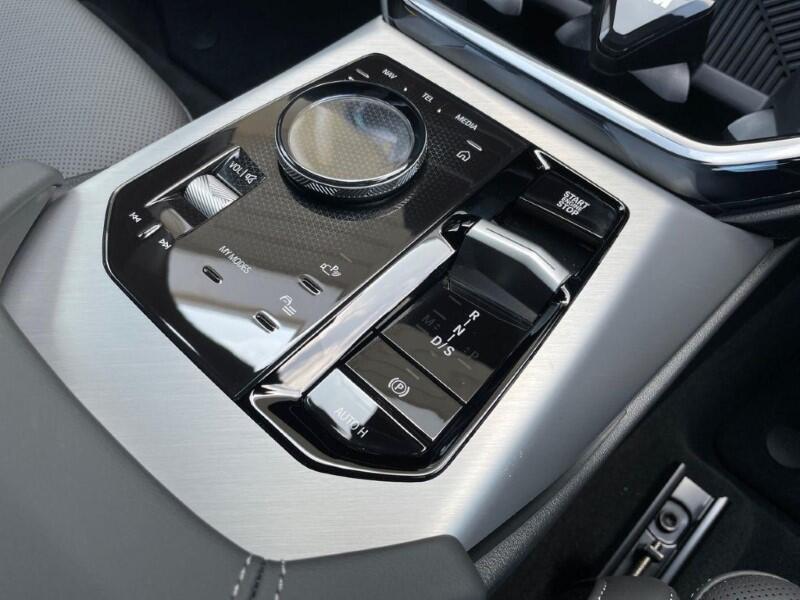 BMW X3 view 10
