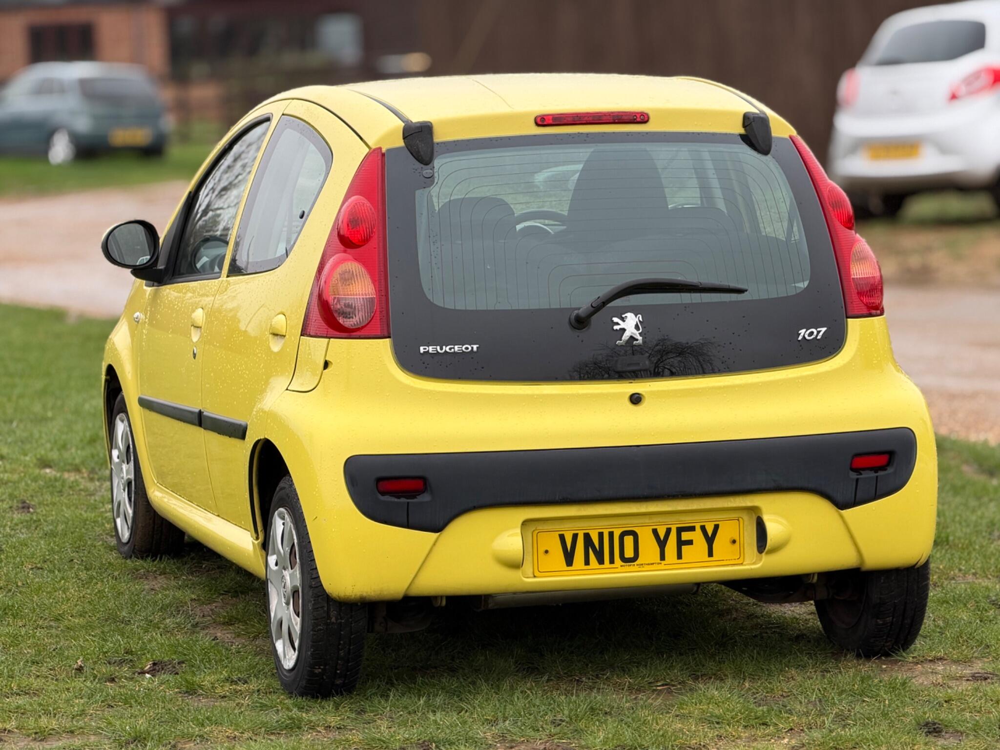 2010 Peugeot 107 1.0 12V Urban Euro 4 5dr image 8