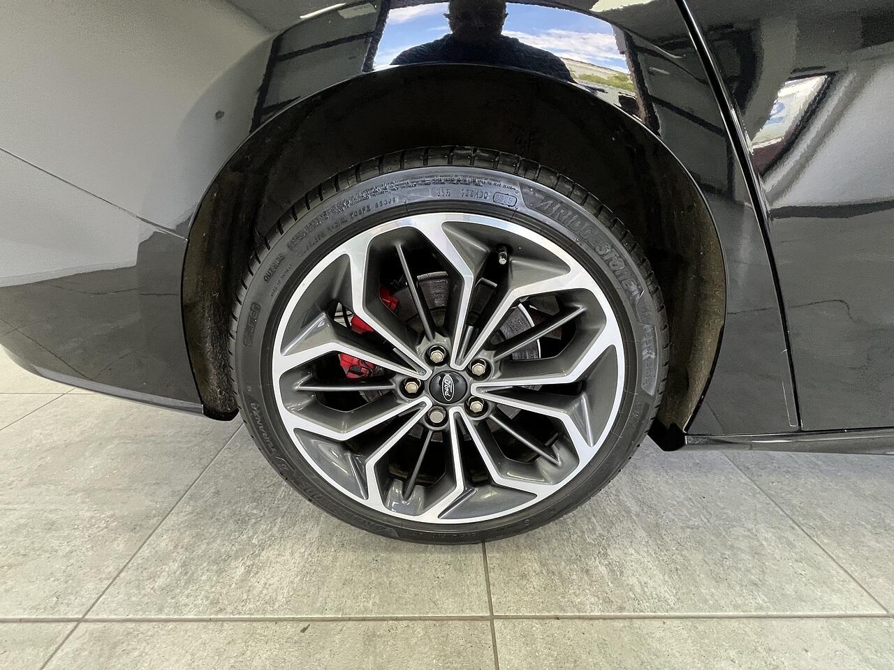 Ford Focus view 22