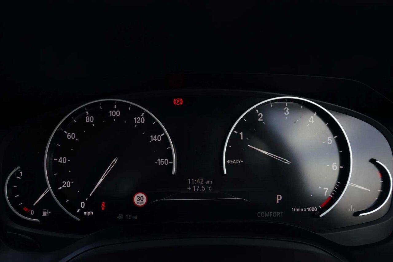 BMW 3 Series view 20