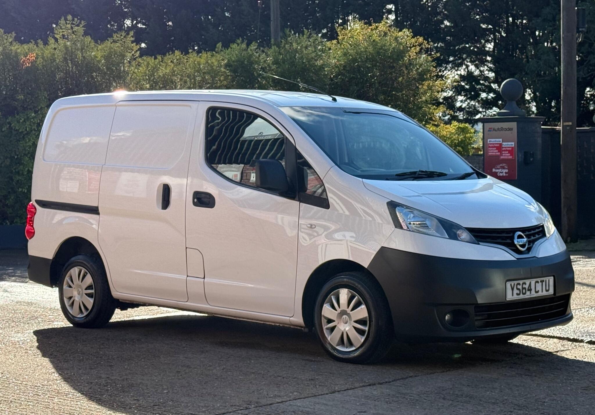 White 2014 Nissan NV200 Van Front-wheel drive Manual