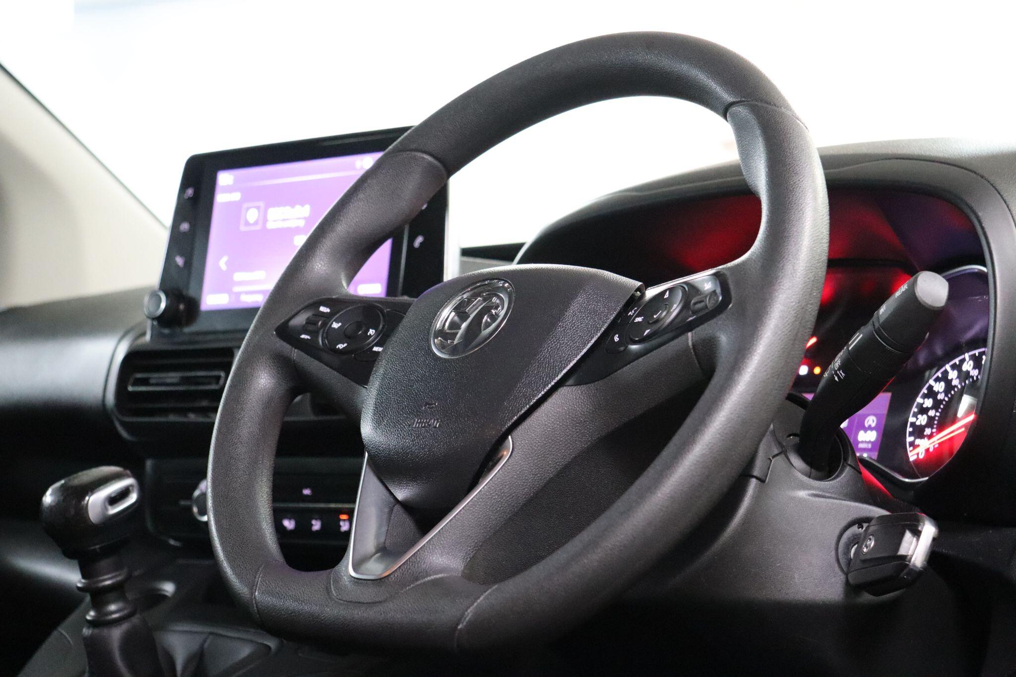 Vauxhall Combo Life view 12