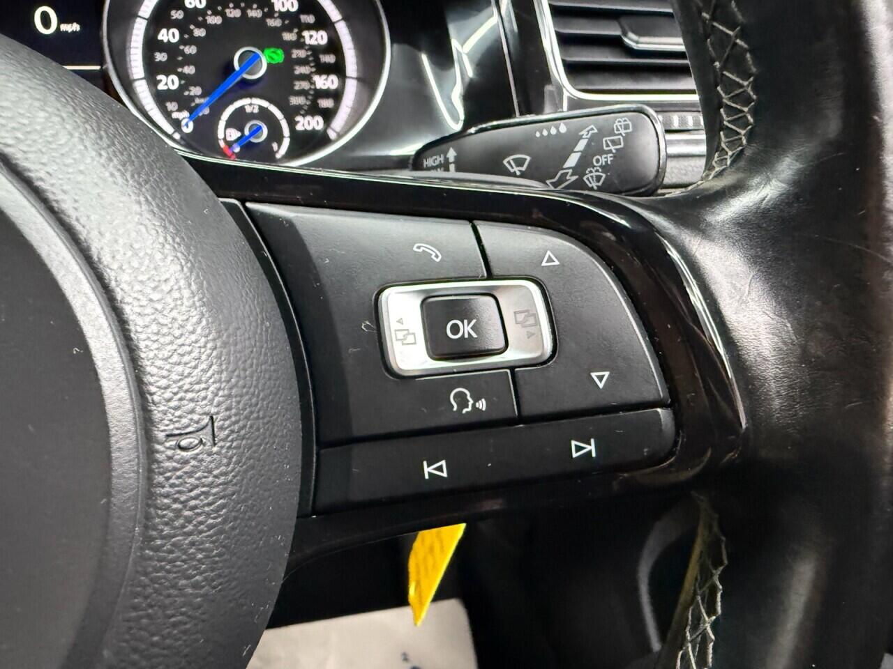 Volkswagen Golf view 15