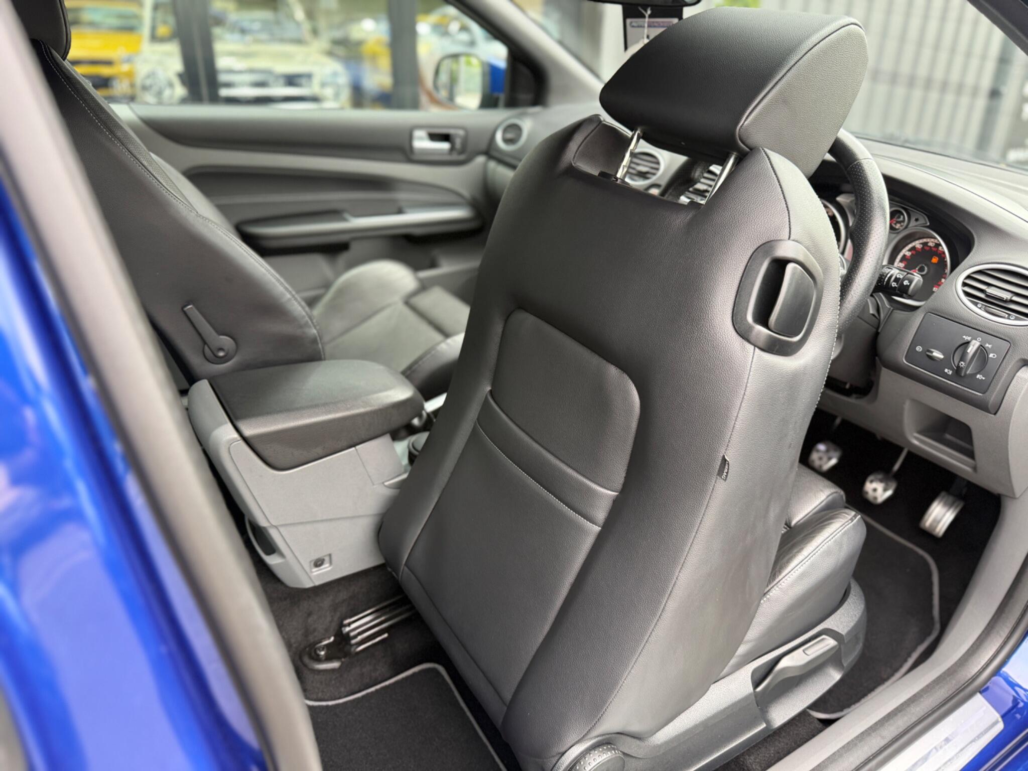 Ford Focus view 34