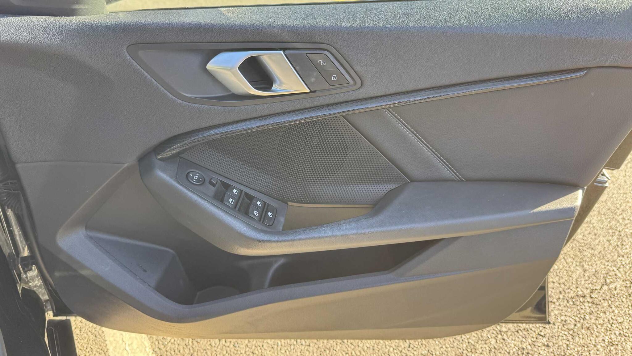 BMW 1 Series view 24