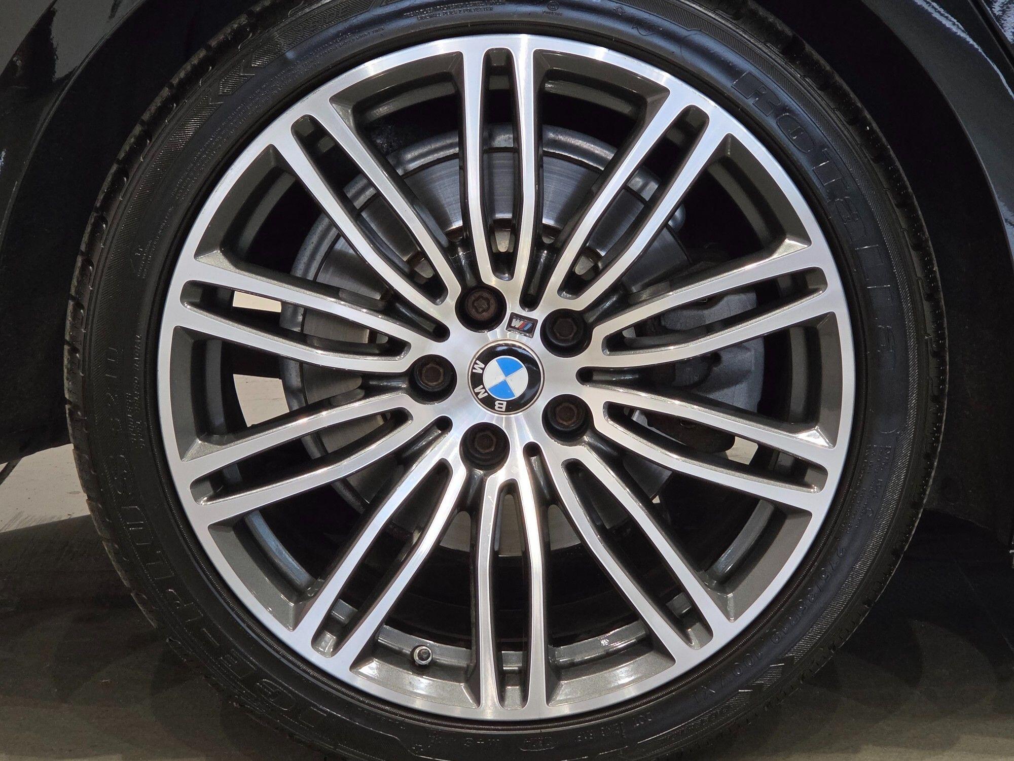 BMW 5 Series view 50