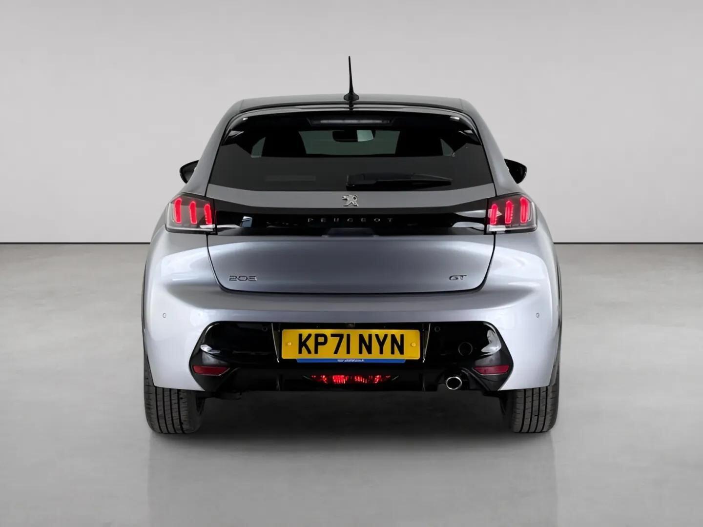 Peugeot 208 view 6