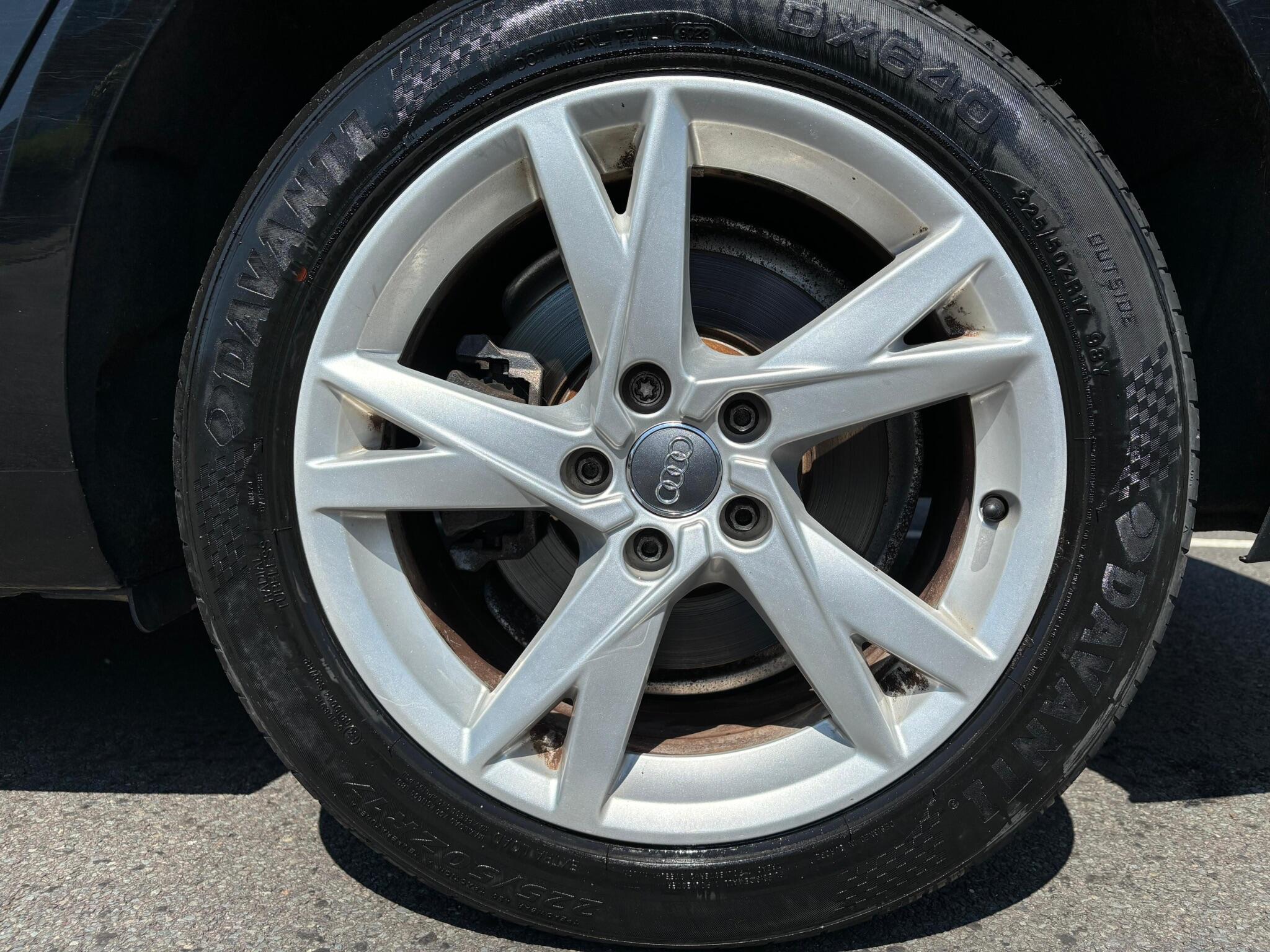 Audi A4 Avant view 31