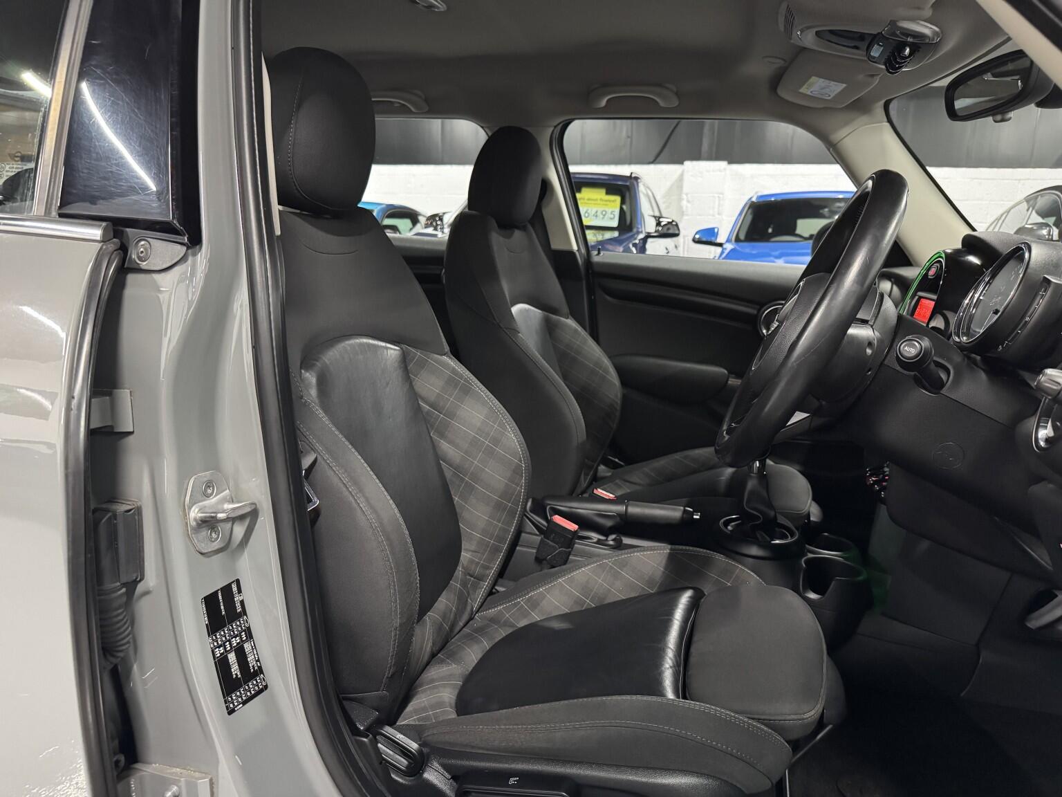Mini Cooper view 25