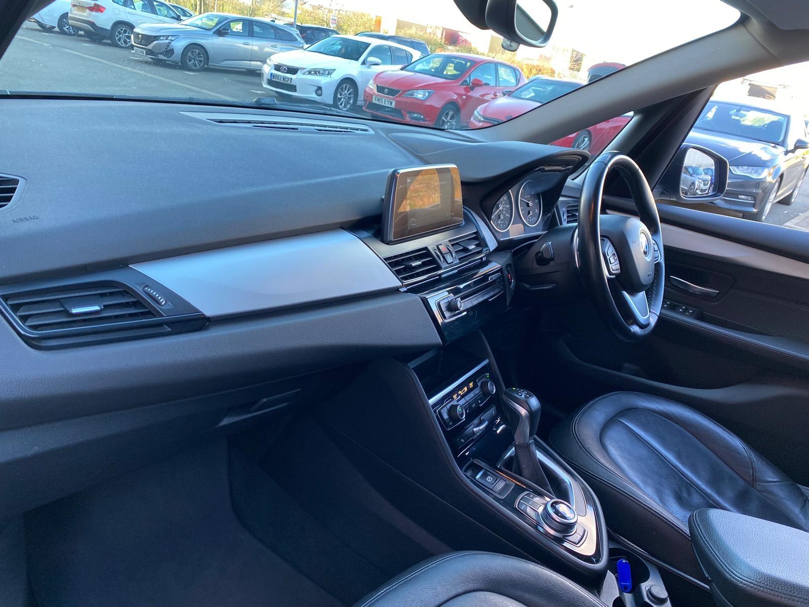 BMW 2 Series Active Tourer view 27