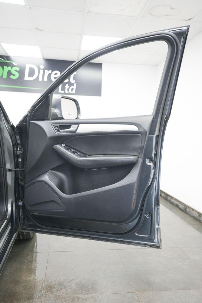 Audi Q5 view 15