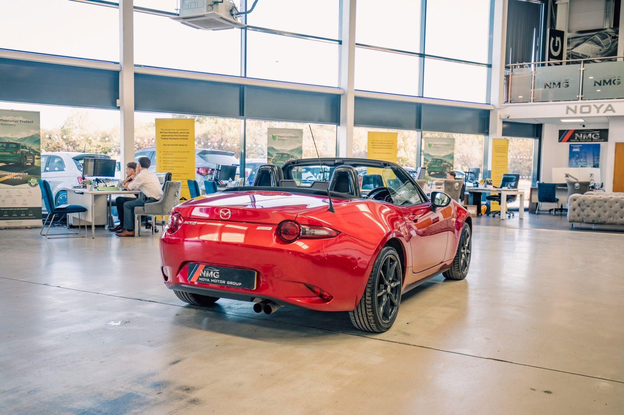 Mazda MX-5 view 24