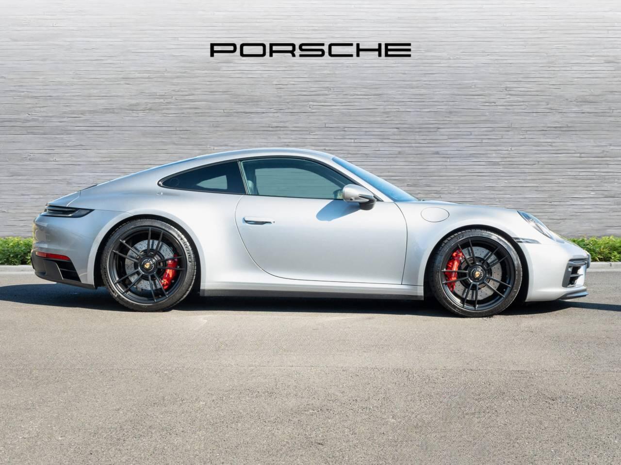 Porsche 911 view 2