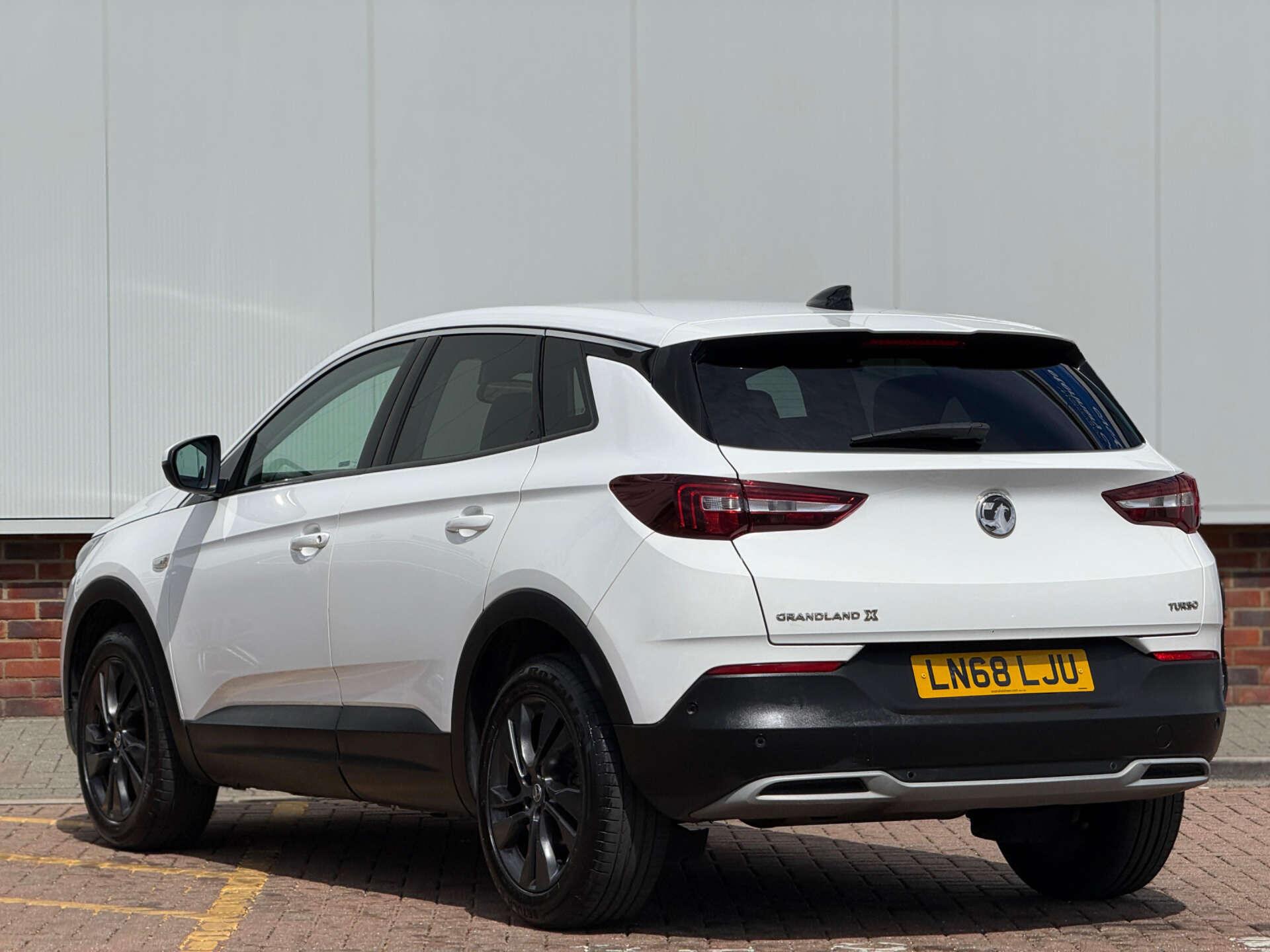 Vauxhall Grandland X view 4