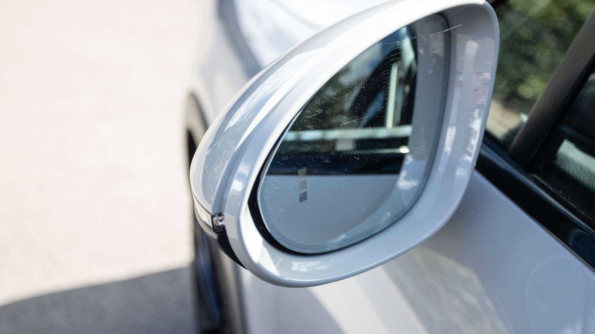 Porsche Cayenne view 33