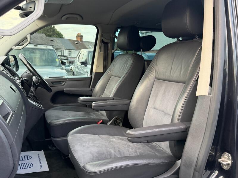 Volkswagen Caravelle view 30