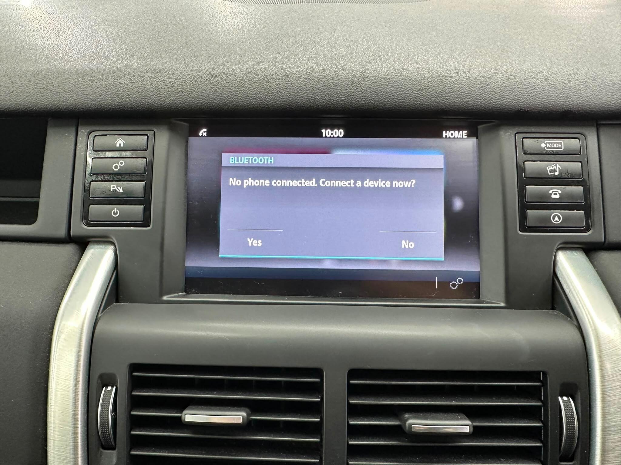 Land Rover Discovery Sport view 41