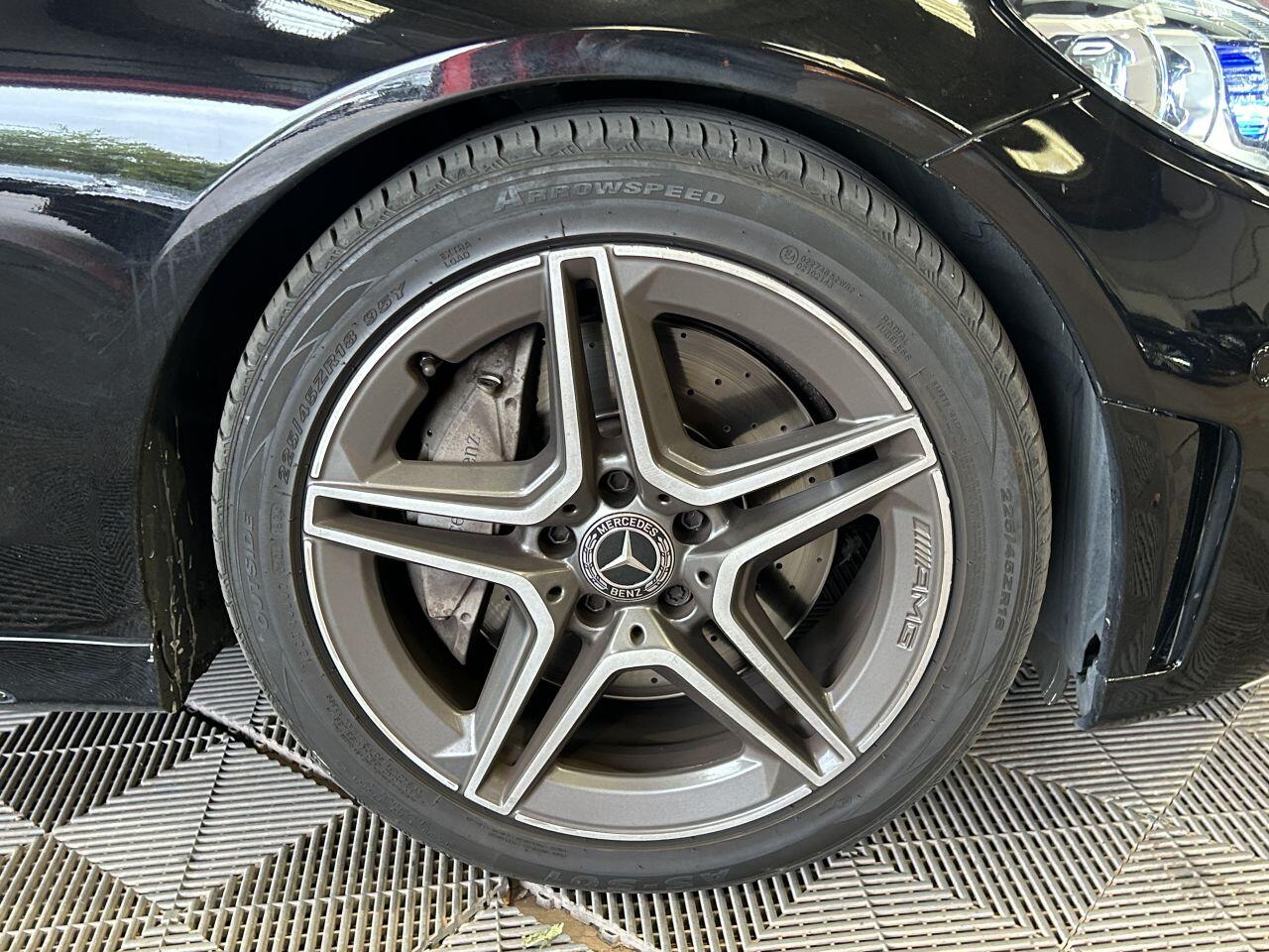 Mercedes-Benz C Class view 25