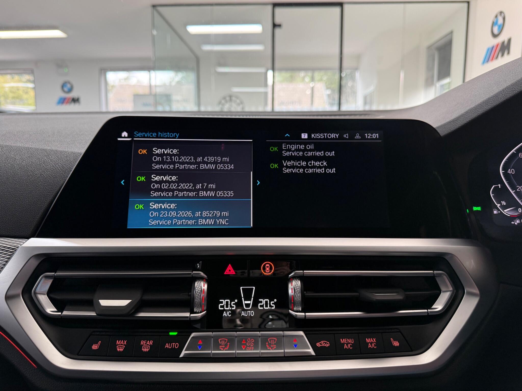 BMW 3 Series view 14