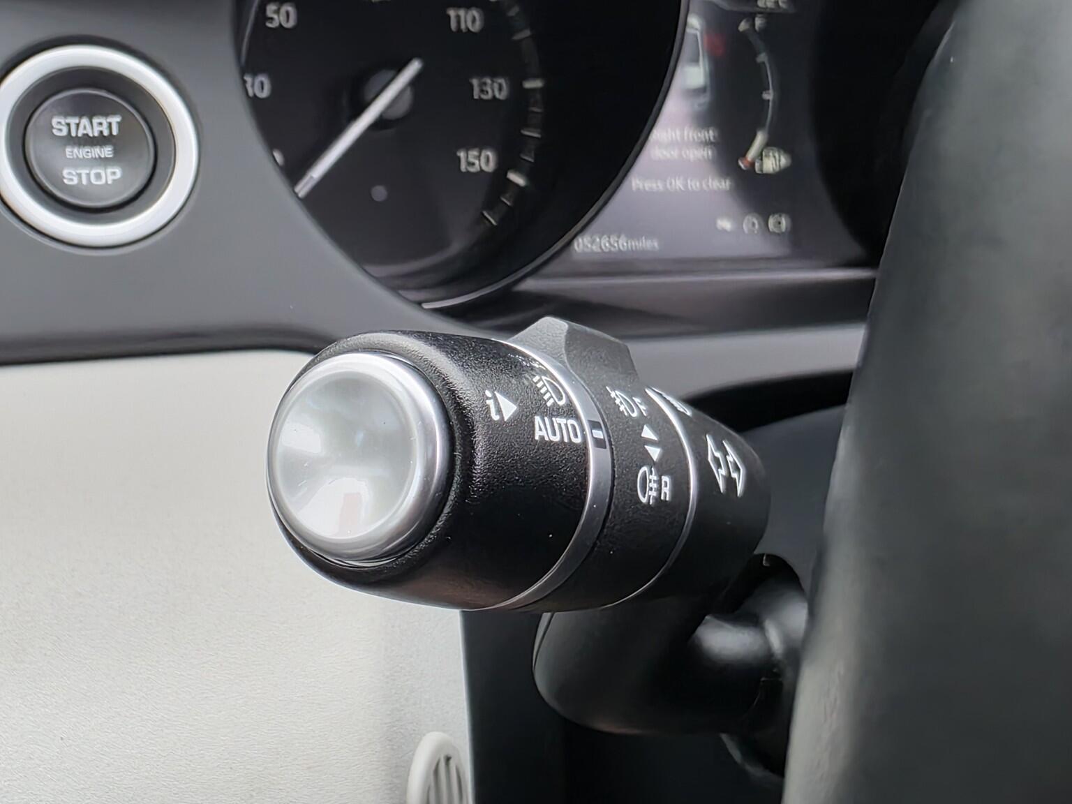 Land Rover Discovery Sport view 22