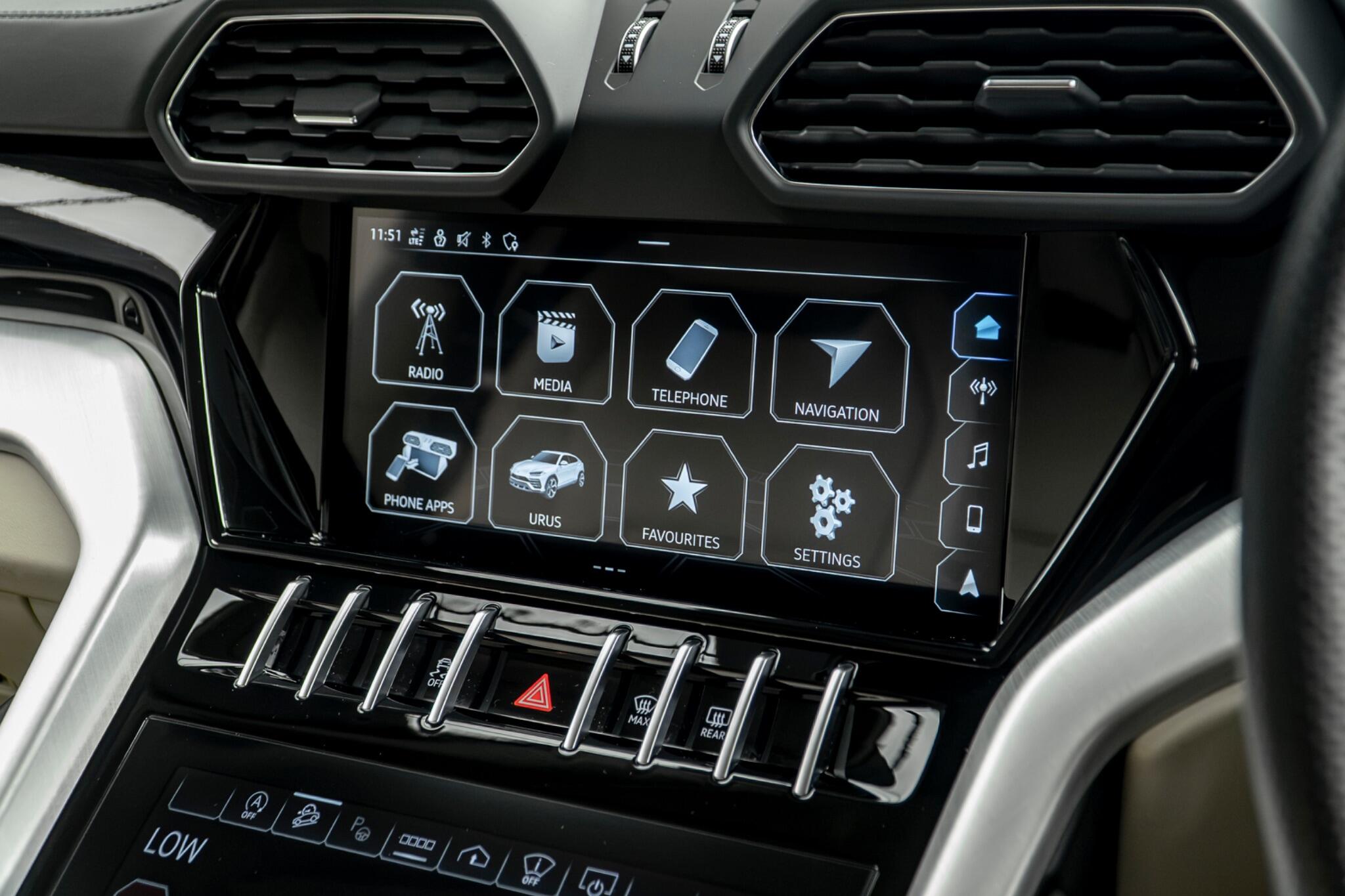 Lamborghini Urus view 41
