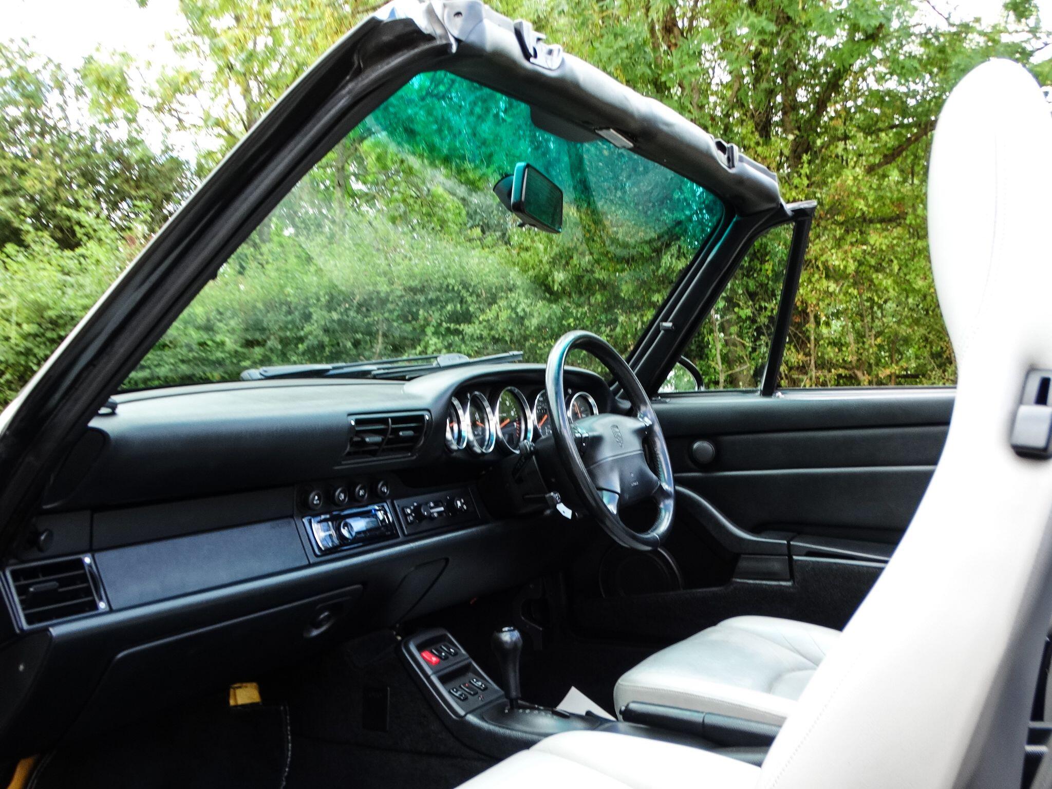 Porsche 911 view 14