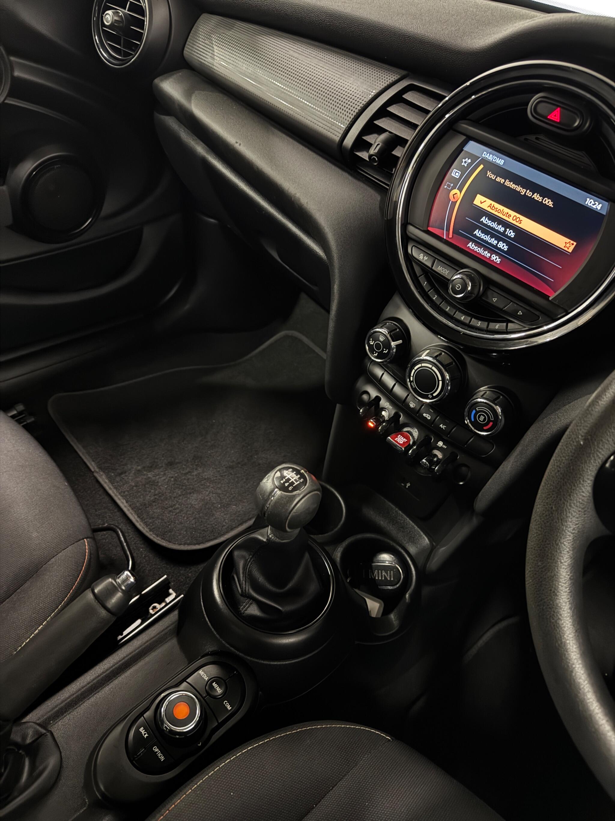 Mini Hatch view 16
