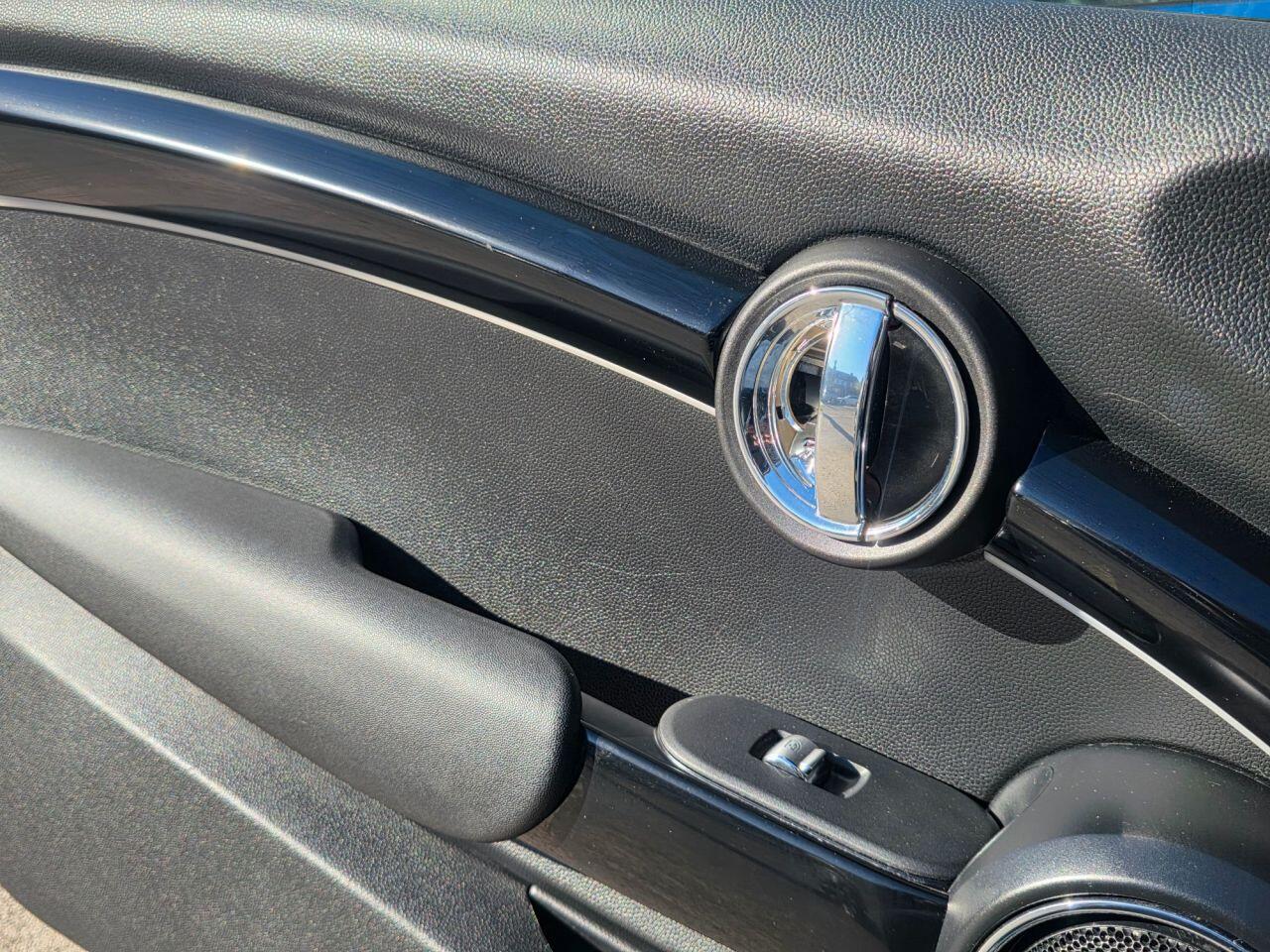 Mini Cooper view 40