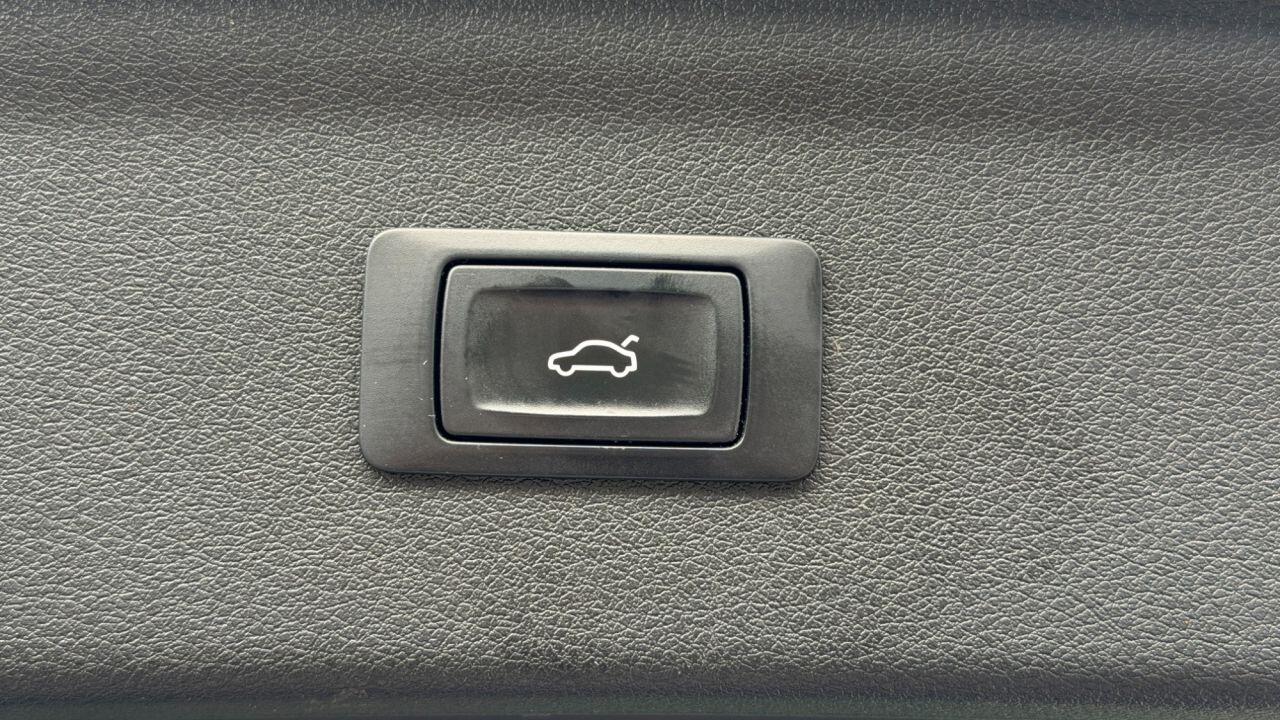 Audi Q3 view 37