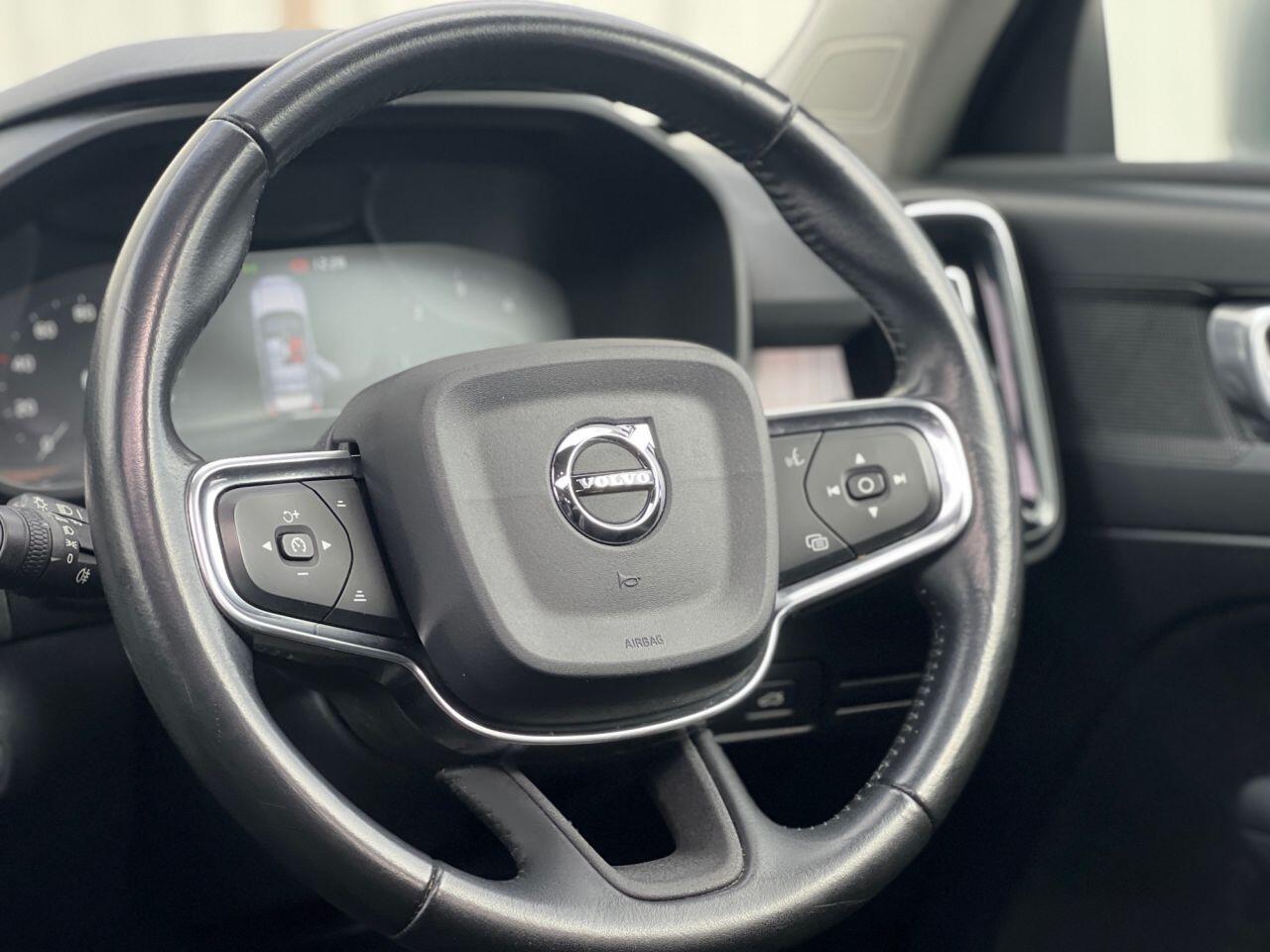 Volvo XC40 view 19